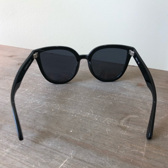 Roberi & Fraud - Faye Oversize Sunglasses - Picture 4 of 6